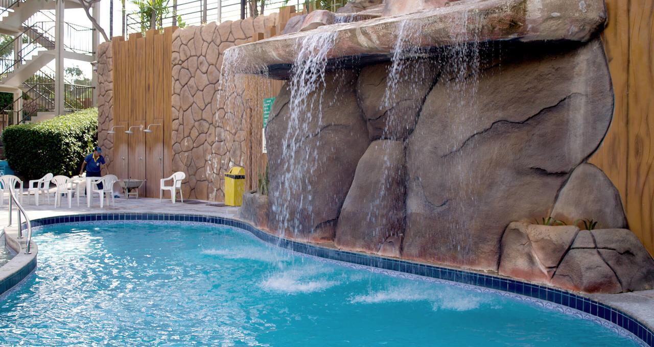 Golden Dolphin Grand Hotel - Flats Caldas Novas Bagian luar foto